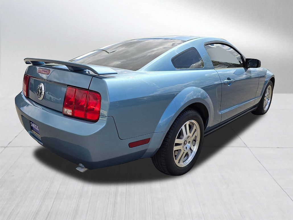 2005 Ford Mustang null image 4