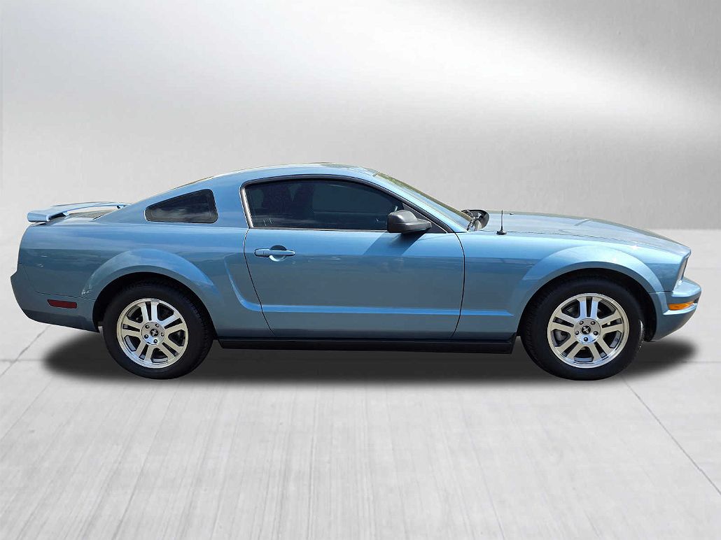 2005 Ford Mustang null image 5