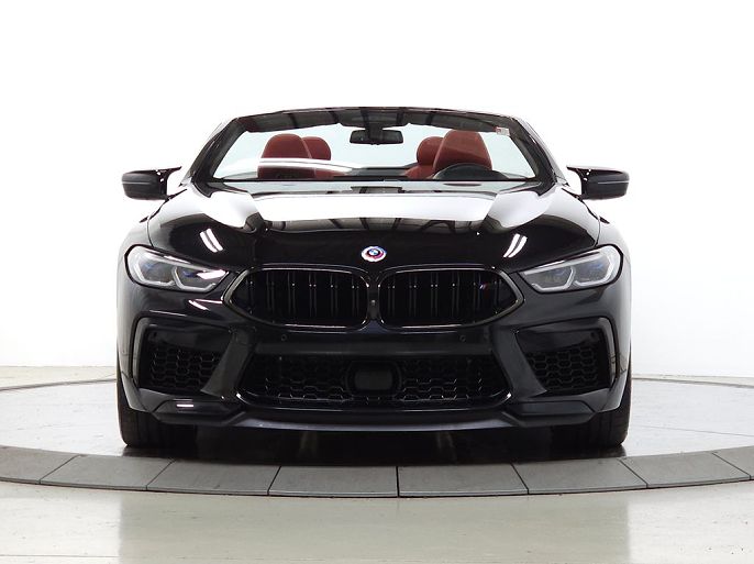 2023 BMW M8