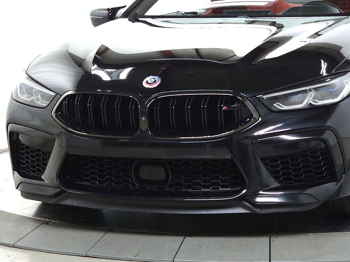 2023 BMW M8