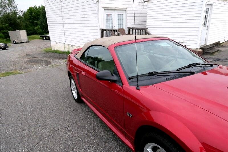 2000 Ford Mustang GT image 38