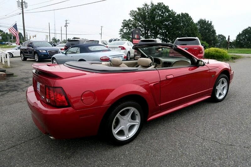 2000 Ford Mustang GT image 4