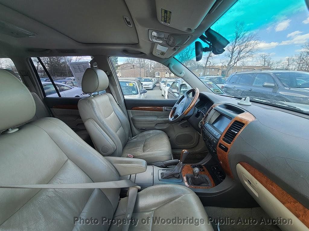2003 Lexus GX 470 image 5
