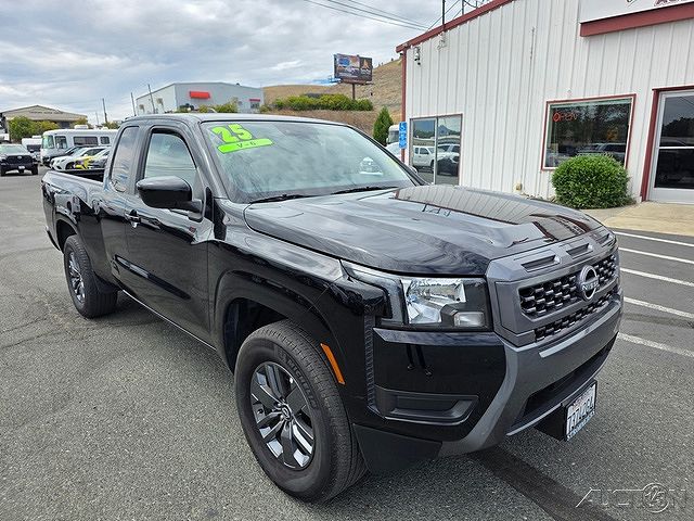 2025 Nissan Frontier