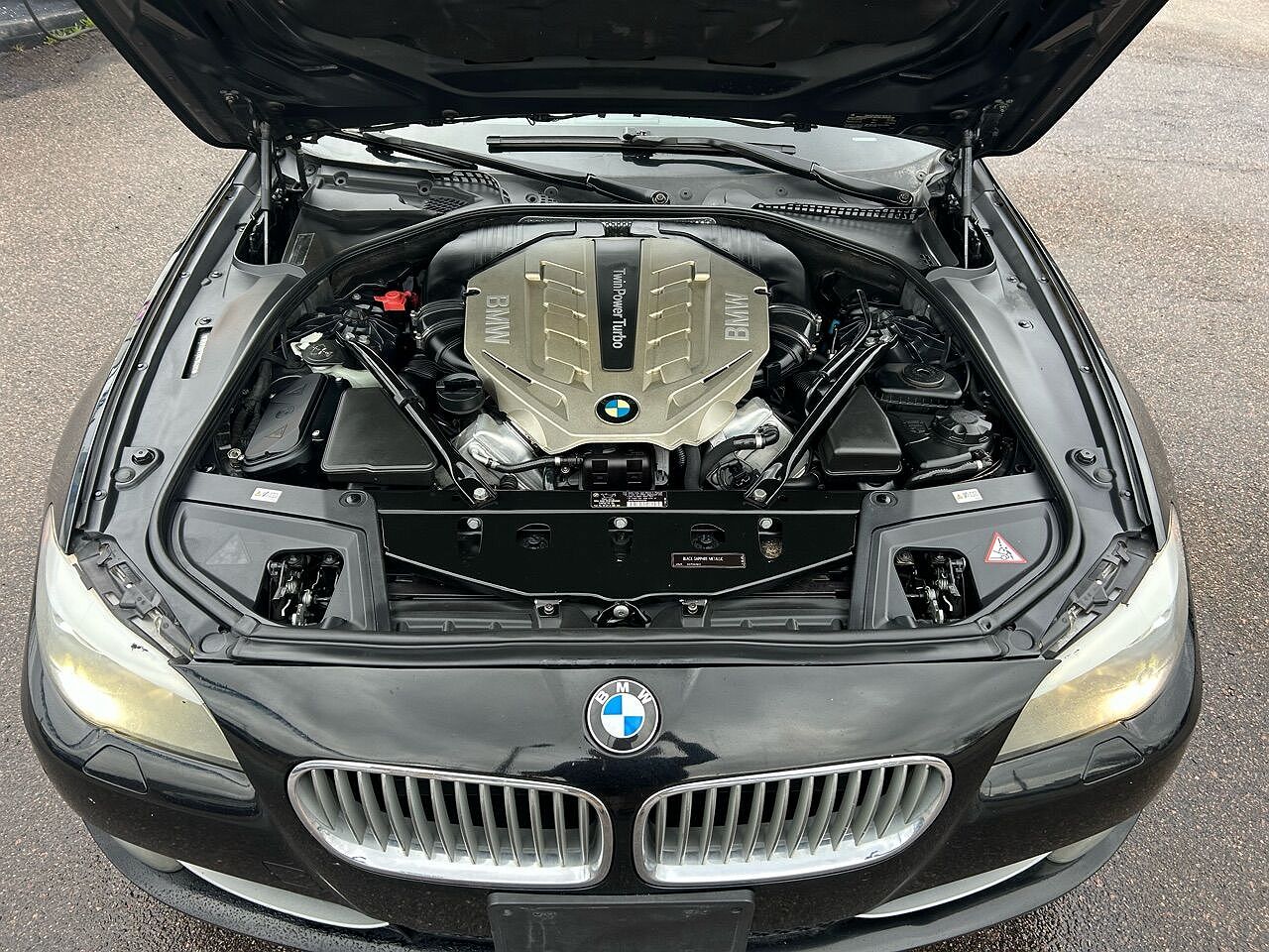 2011 BMW 5 Series 550i xDrive image 26