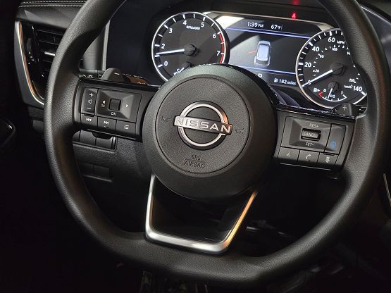 2022 Nissan Rogue SV photo 9