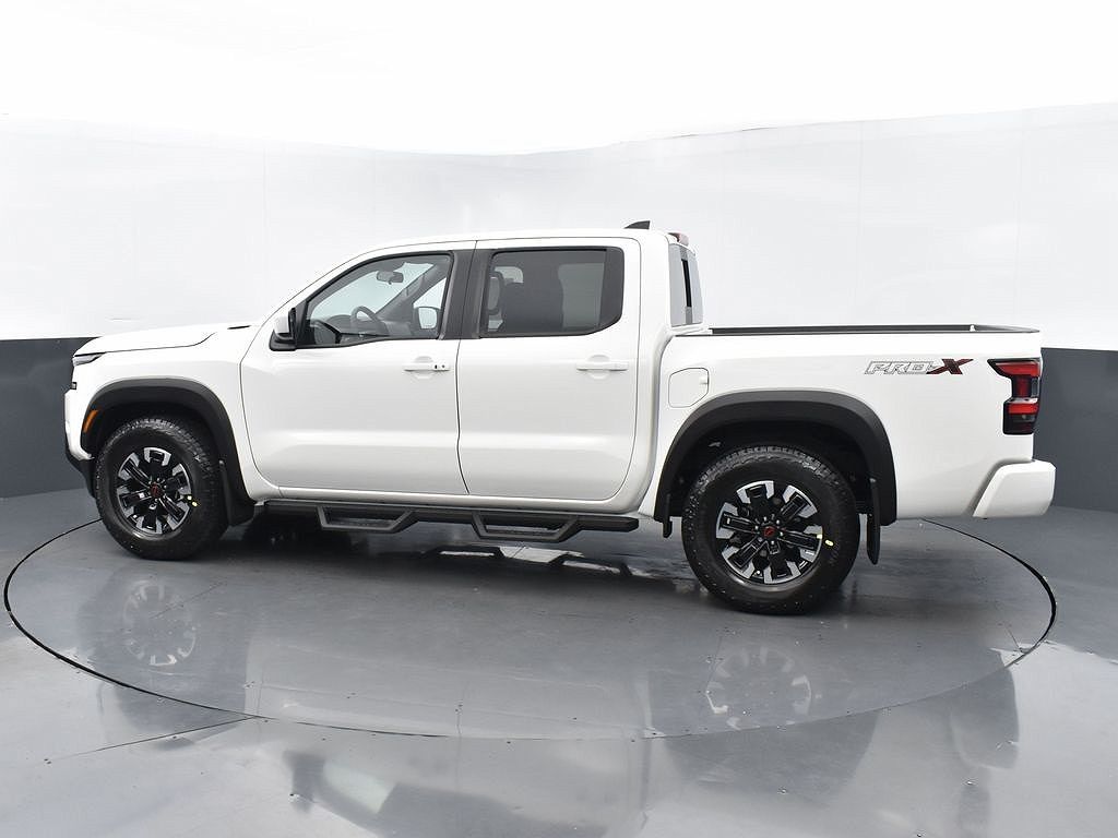 2024 Nissan Frontier PRO-X image 2