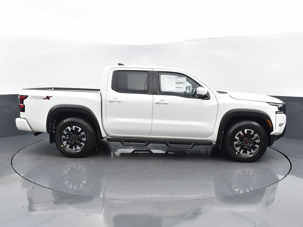 2024 Nissan Frontier PRO-X image 3