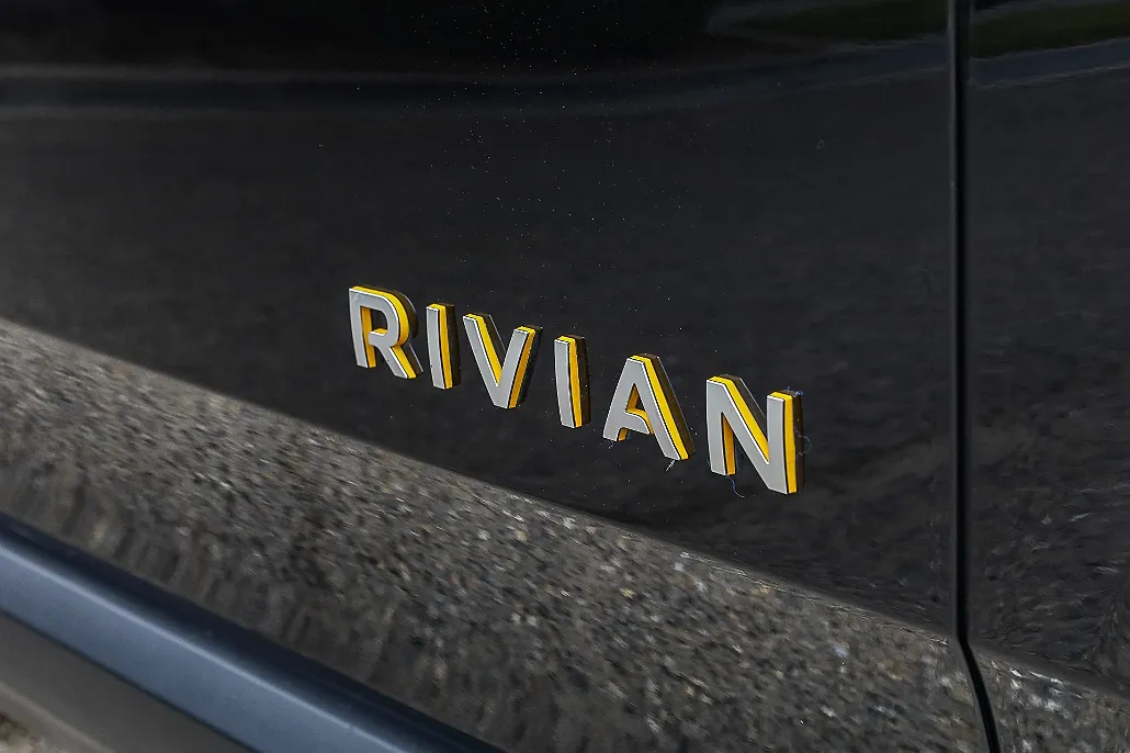 2022 Rivian R1S Launch Edition image 3