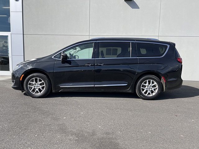 2020 Chrysler Pacifica Touring-L image 3