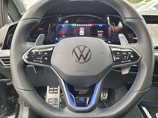 2023 Volkswagen Golf Anniversary Edition photo 8