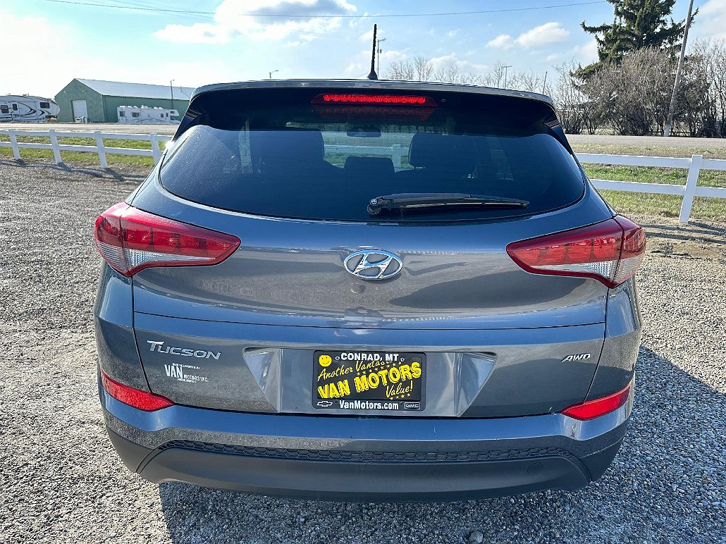 2018 Hyundai Tucson SE image 2