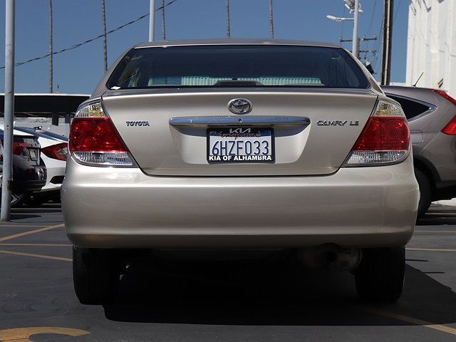 2005 Toyota Camry LE image 5