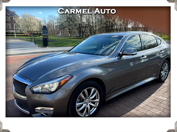 2016 Infiniti Q70
