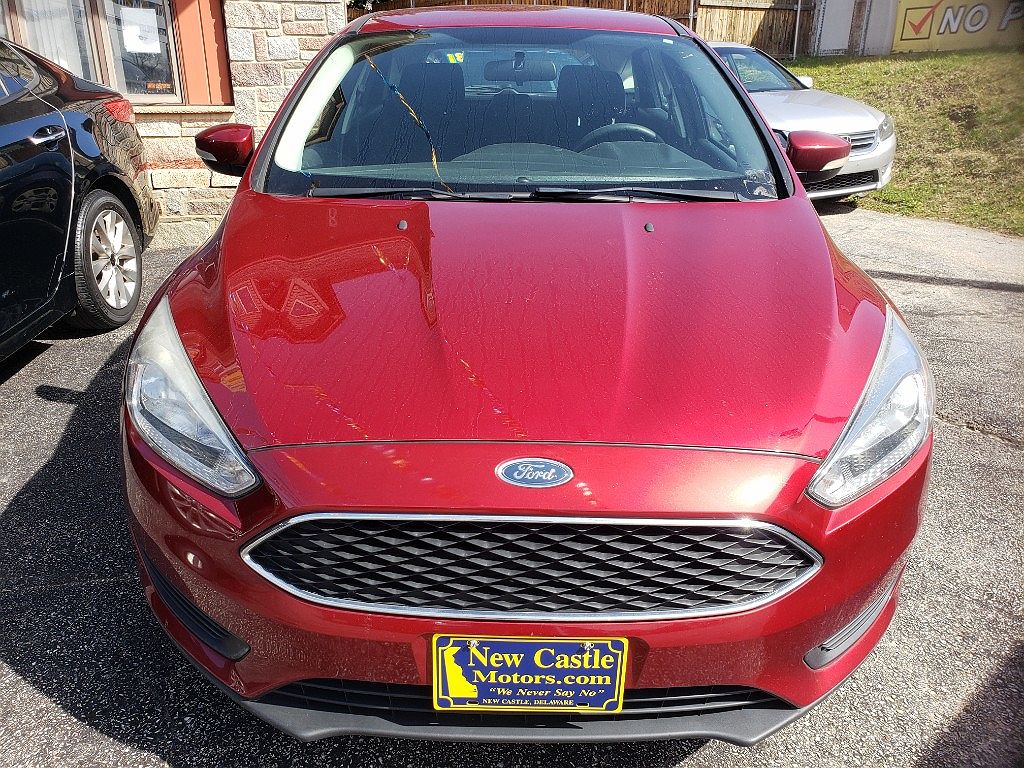 2017 Ford Focus SE image 1