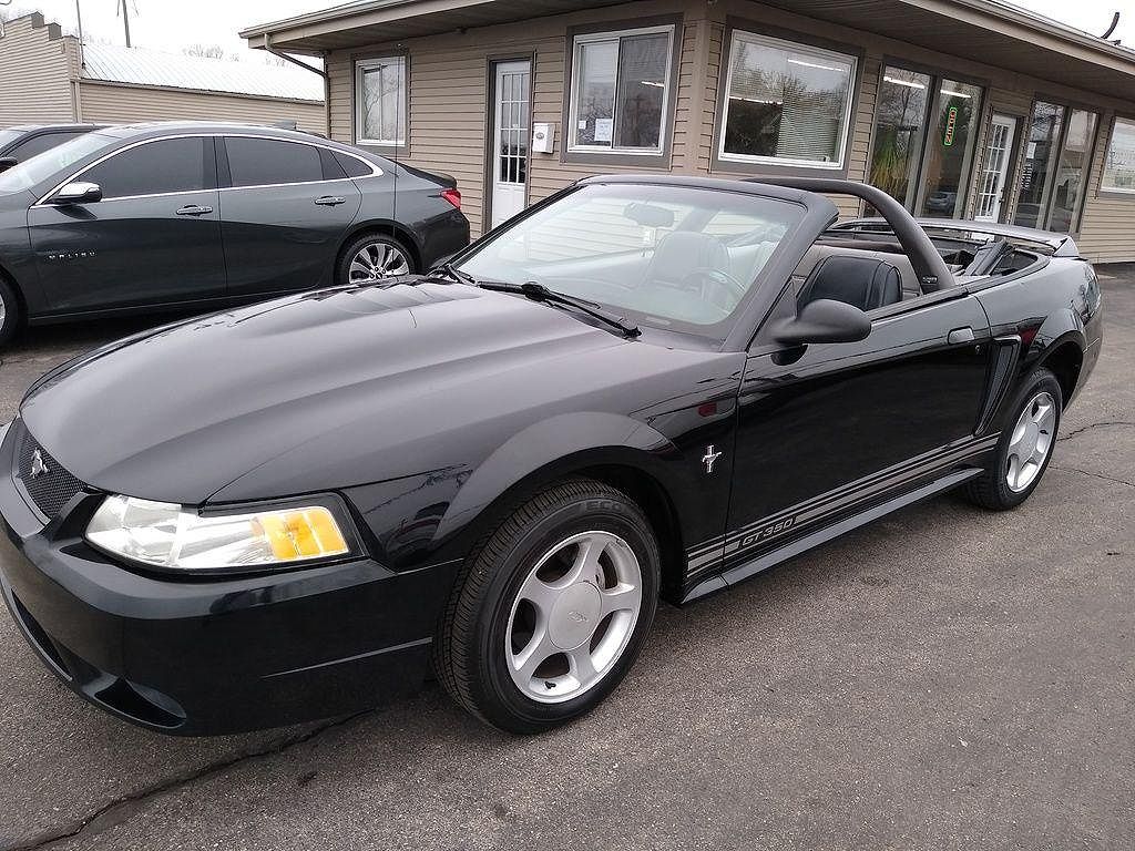 2000 Ford Mustang Base image 0