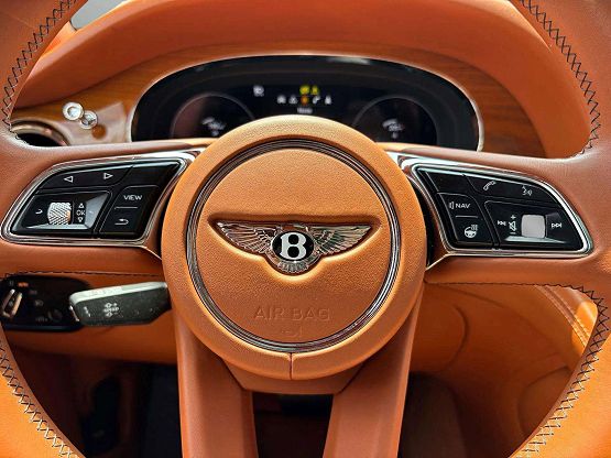 2022 Bentley Bentayga V8 photo 10