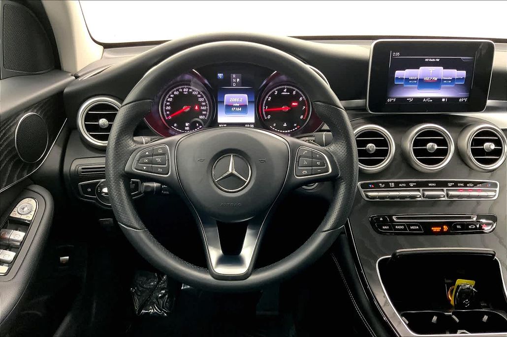 2018 Mercedes-Benz GLC 300 image 3