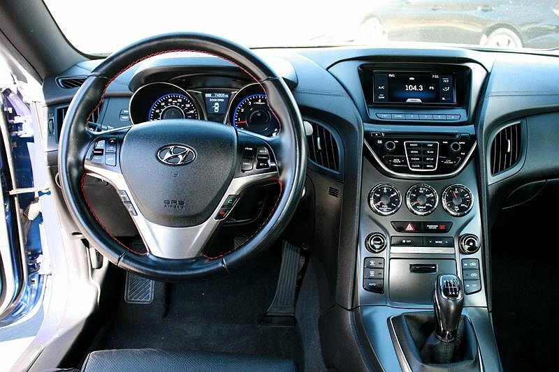 2016 Hyundai Genesis R-Spec image 5