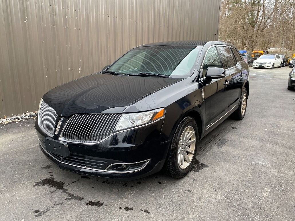 2016 Lincoln MKT Livery image 0