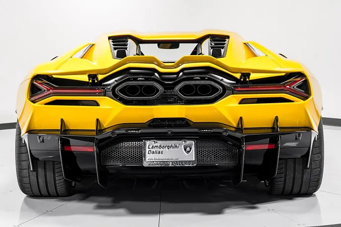 2024 Lamborghini Revuelto