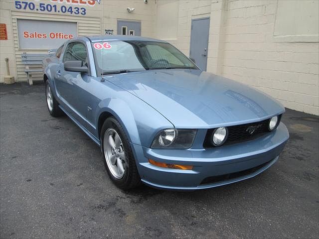 2006 Ford Mustang GT image 0