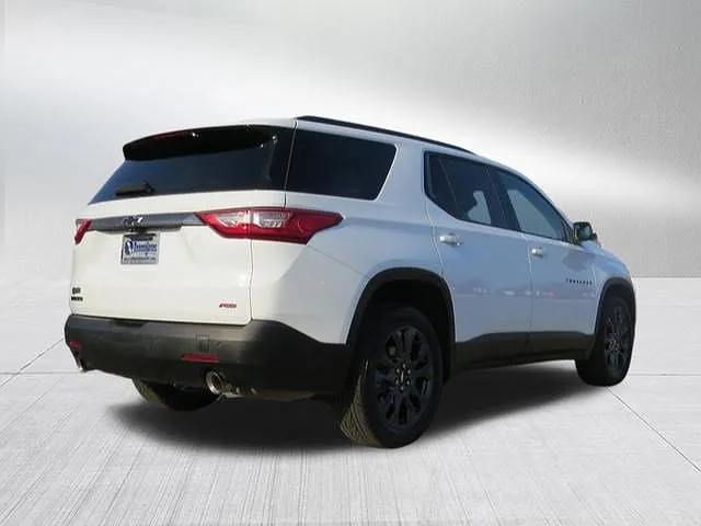 2021 Chevrolet Traverse RS image 2