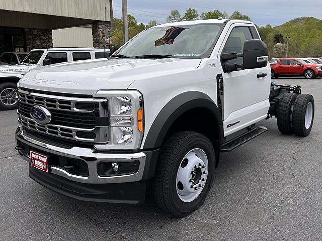 2023 Ford F-550 XL image 0