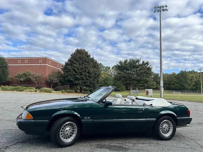 1990 Ford Mustang