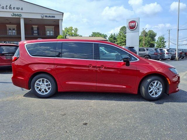 2025 Chrysler Voyager