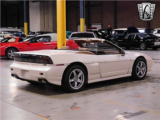 1988 Pontiac Fiero GT image 3