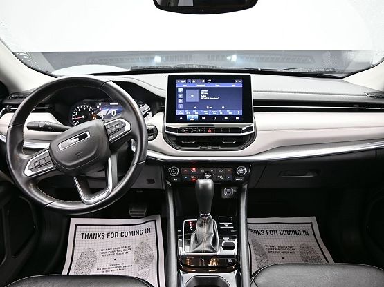 2022 Jeep Compass Limited photo 10