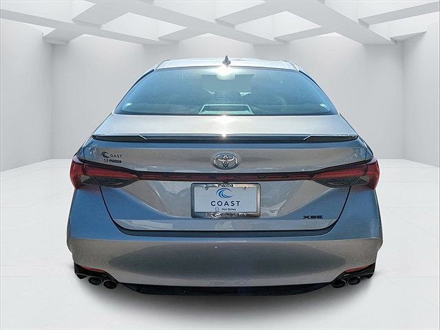 2019 Toyota Avalon XSE image 3
