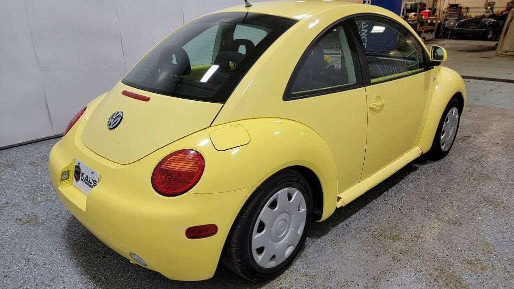 1999 Volkswagen New Beetle GLS image 4