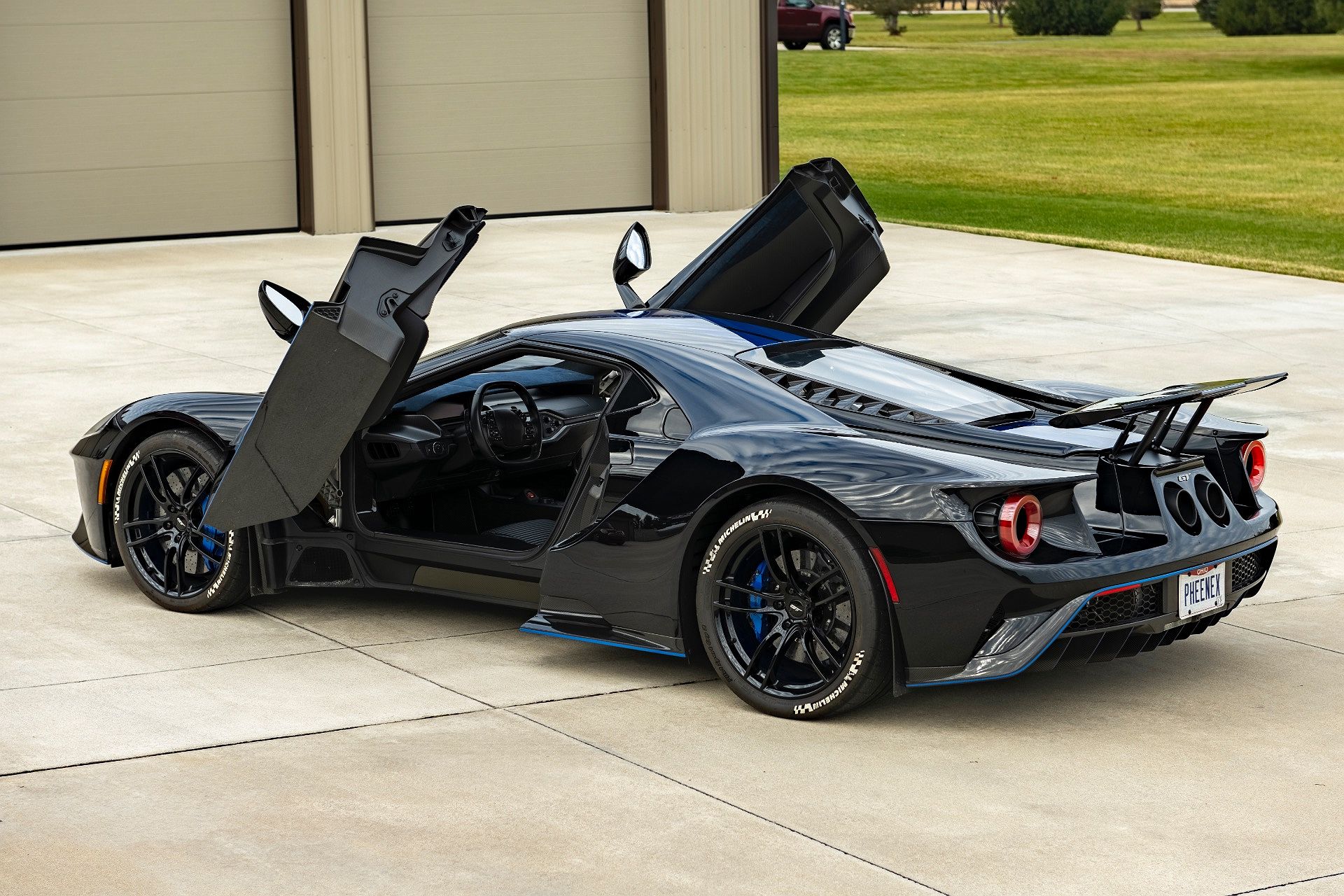 2019 Ford GT null image 17