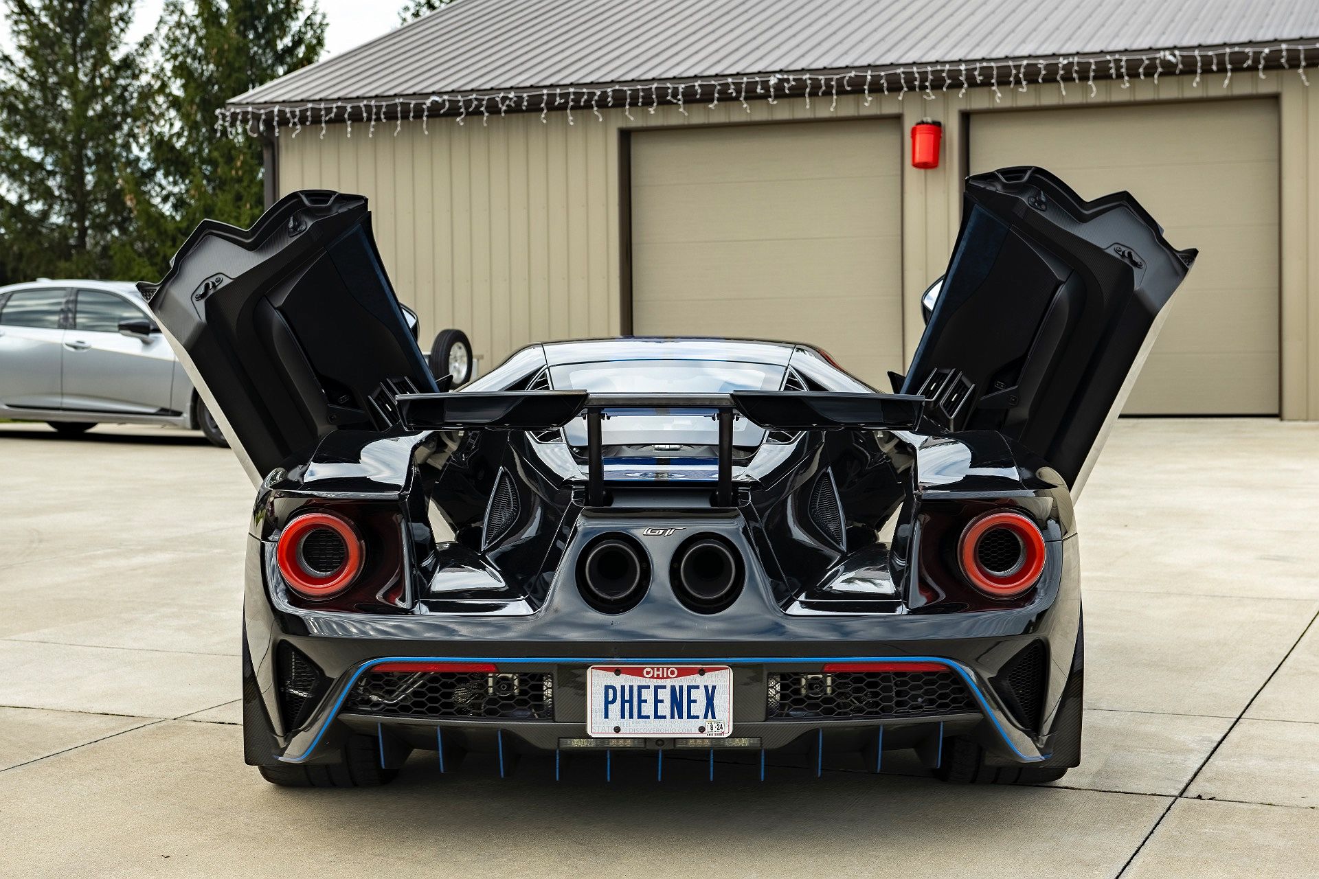 2019 Ford GT null image 19