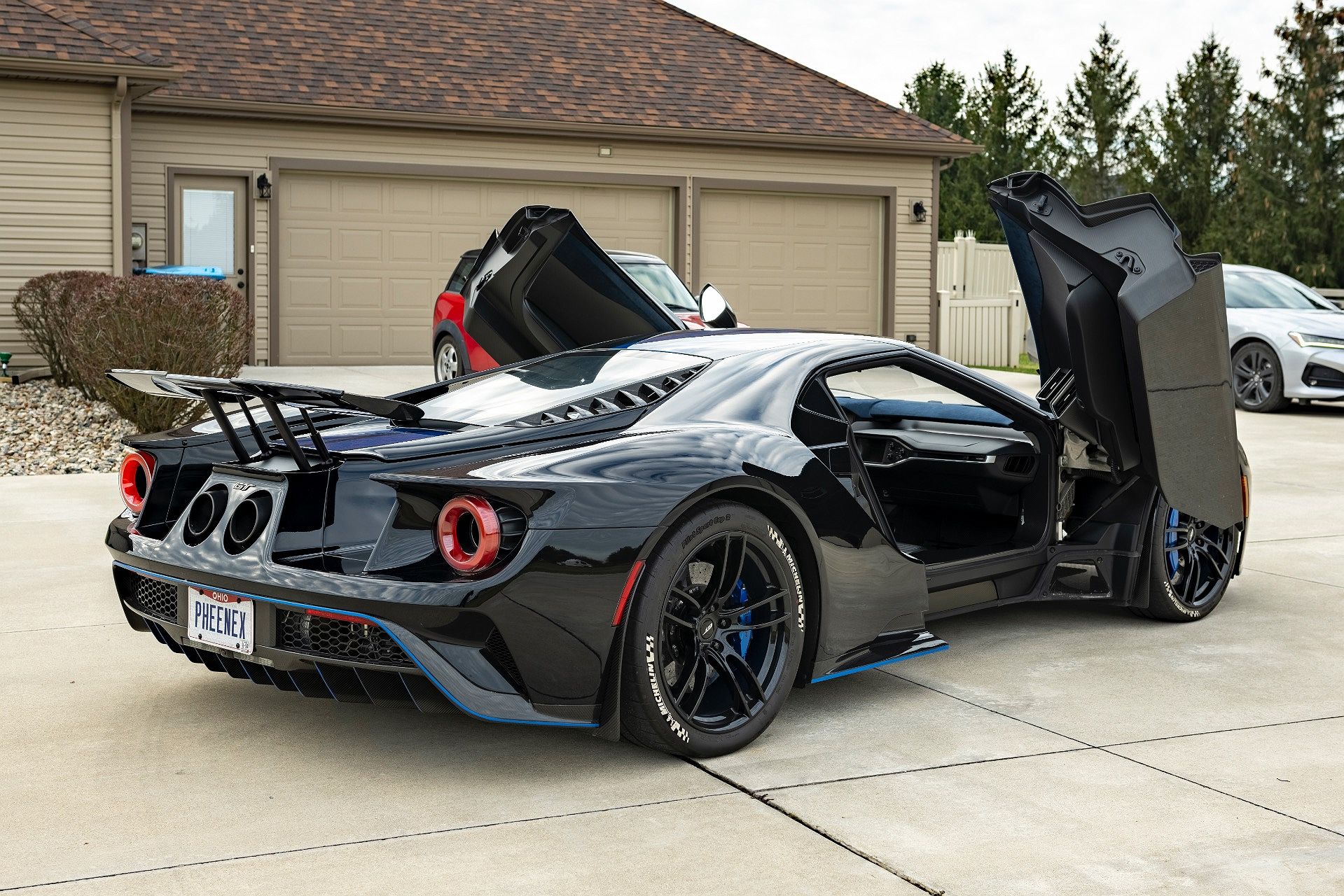 2019 Ford GT null image 20