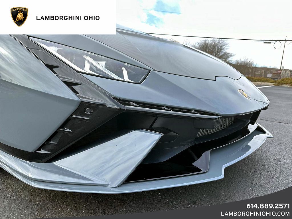 2023 Lamborghini Huracan Tecnica image 10