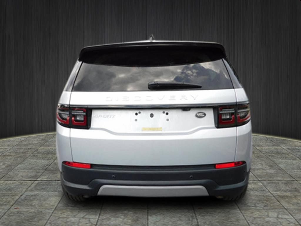 2021 Land Rover Discovery Sport SE image 4