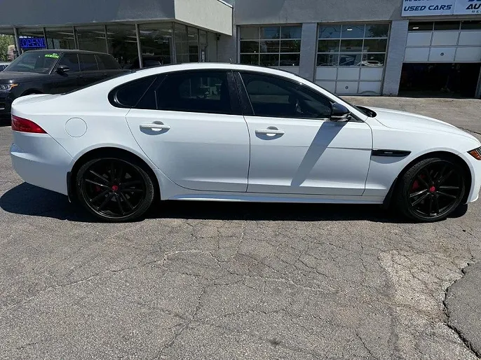 2017 Jaguar XF
