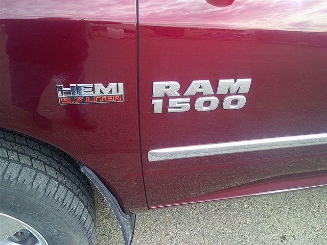 2017 Ram 1500 SLT image 1