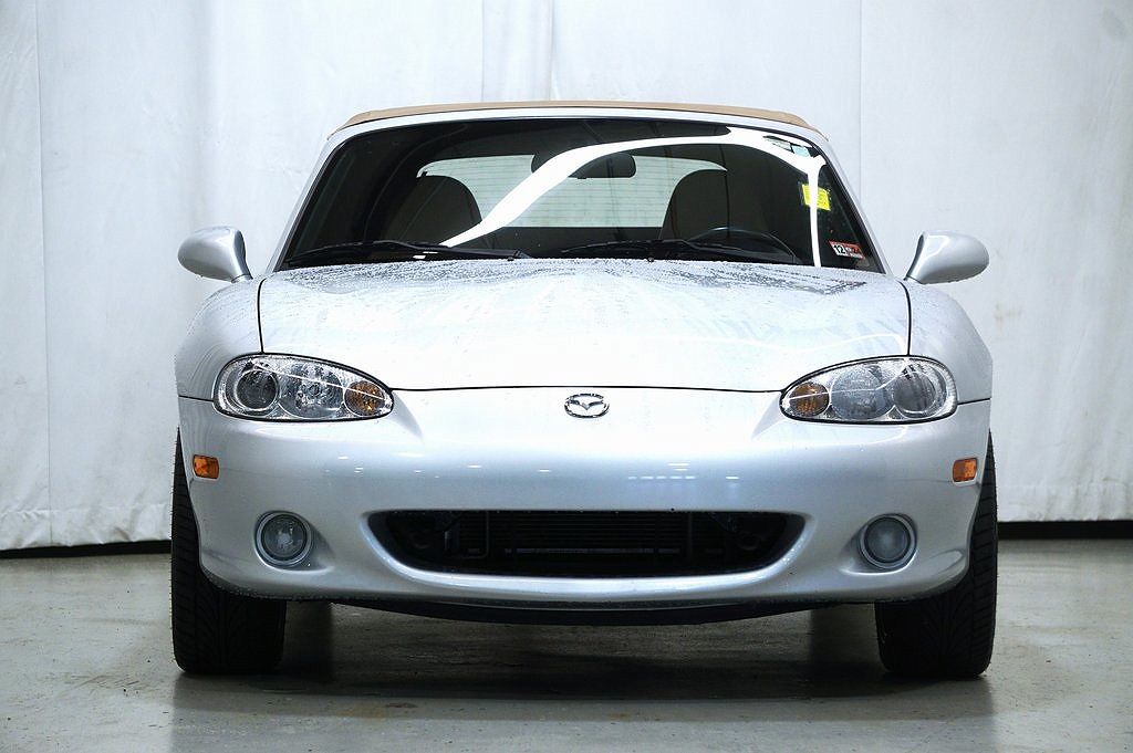 2001 Mazda Miata Base image 2