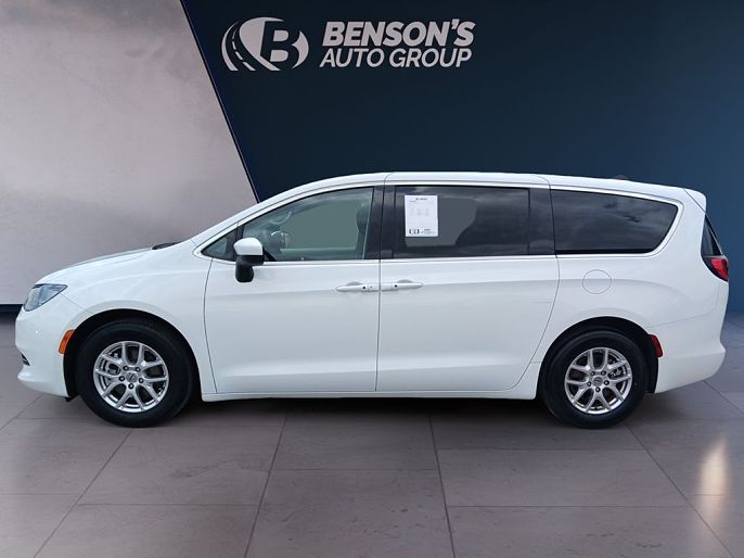 2023 Chrysler Voyager