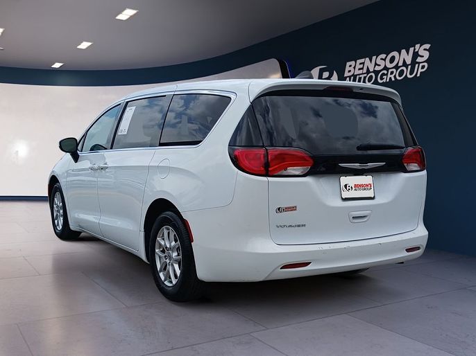 2023 Chrysler Voyager