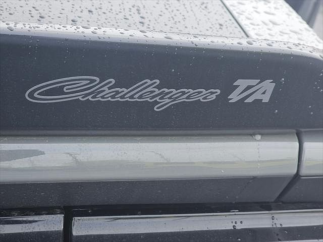 2017 Dodge Challenger null image 25