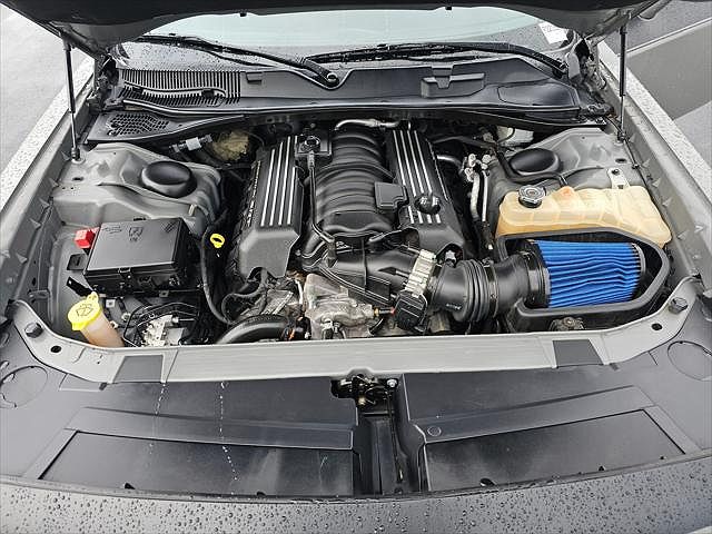 2017 Dodge Challenger null image 8