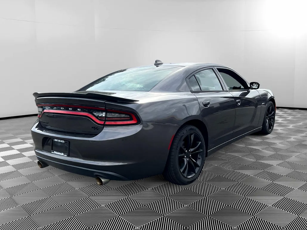 2016 Dodge Charger R/T image 4