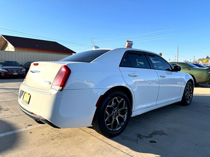 2017 Chrysler 300