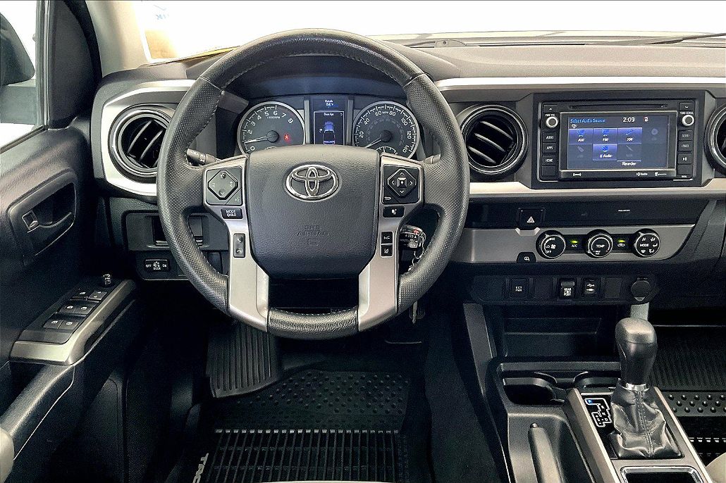 2019 Toyota Tacoma SR5 image 3