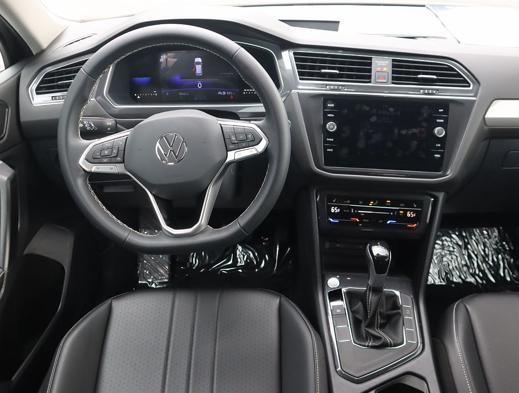 2023 Volkswagen Tiguan SE image 5